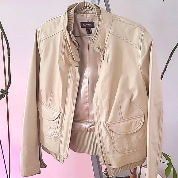 Danier Jackets & Blazers - Danier leather jaket vintage